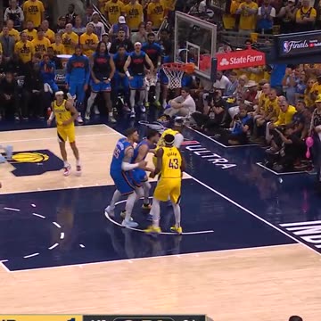 OKC THUNDER - Chet with the early moves 🕺