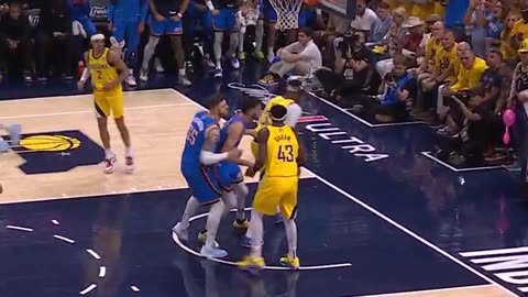 OKC THUNDER - Chet with the early moves 🕺