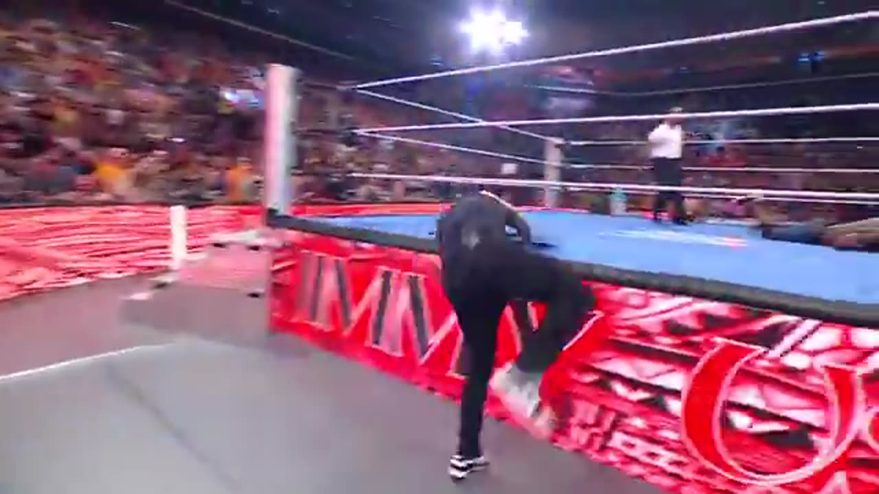 Big Jim has R-Truth's back 😤👊 #SmackDown