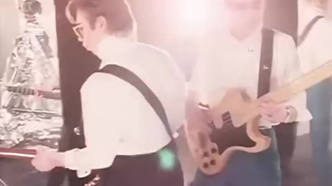 A Flock Of Seagulls - I Ran (So Far Away)