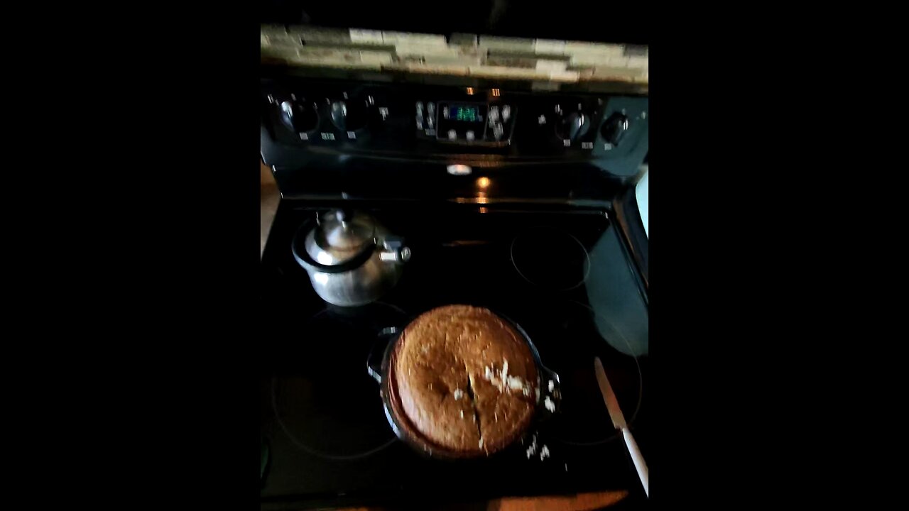 Poppyseed vanilla cake