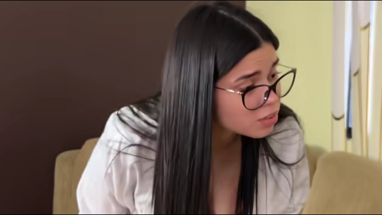 Paciente finge estar enfermo para sorprender a su enfermera 😍😍
