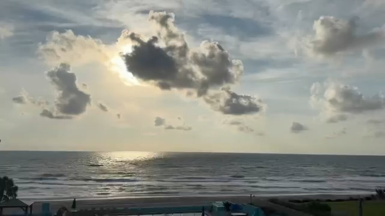 Relaxing oceanfront