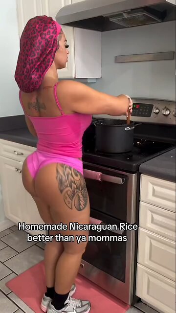 Misstriggahappy ass clap