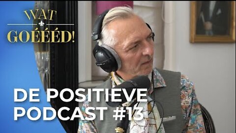 Lale gul bij een podcast 13