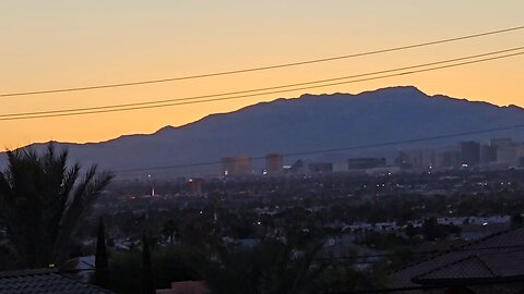 Did you SEE tonight's WINDY Las Vegas sunset? 🔥Check THIS out! 12.29.2025 #follow #lasvegas #gaming