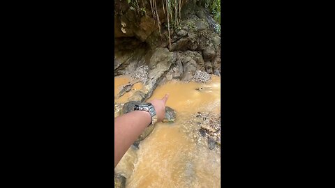 Gold panning "Gold in the sand" "Gift from nature" "Nature's porter"