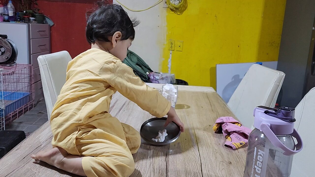 He loves to spin everything 🤭😂