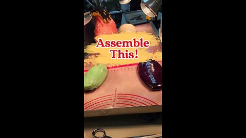 Forming and assembling watermelon image lollies