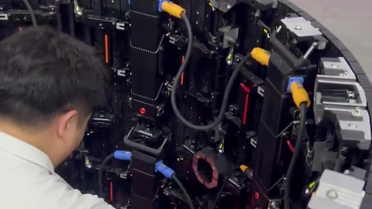 Curved LED đź‘€display