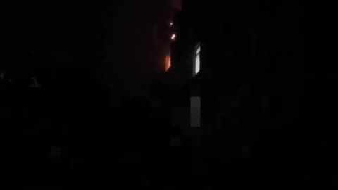 🤬 In Odesa, UAV hits a residential building. The city is under massive attack by Shaheds.
