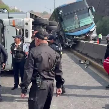 serious accident is recorded on the Mexico-Querétaro highway