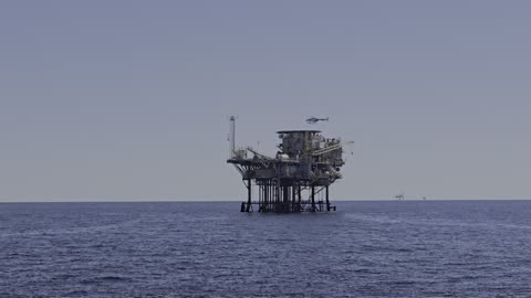 Helicopter landing on a platform offshore