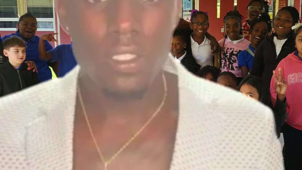 Jamal Roberts Encourages Students During School Visit