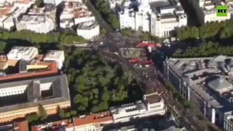 “ Massive crowds STOP cycling race in its tracks - protesting Israel”