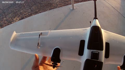 My First RC Fixed Wing Flight ..... DO NOT TRY THIS