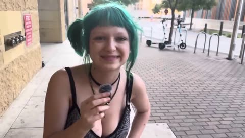 🚨⚠️Welcome to the new world order.. Drug Addicted 16 year old girl Living On The Street - Links!👀