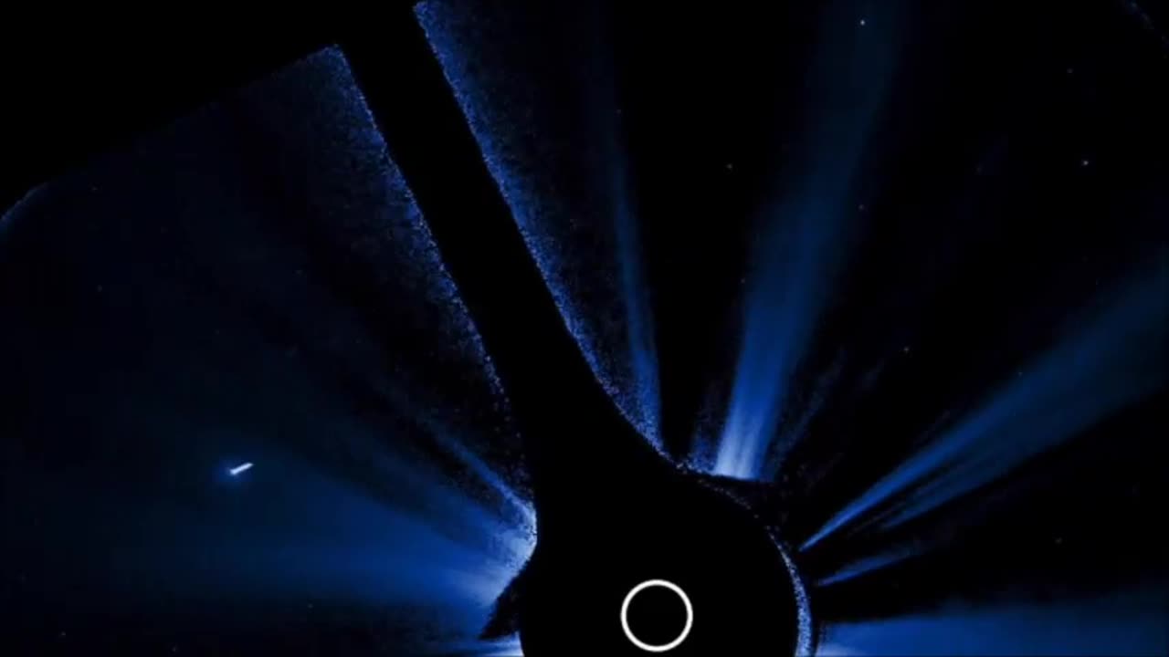 Un OVNI sur un nouveau satellite CCOR surveillant les CME