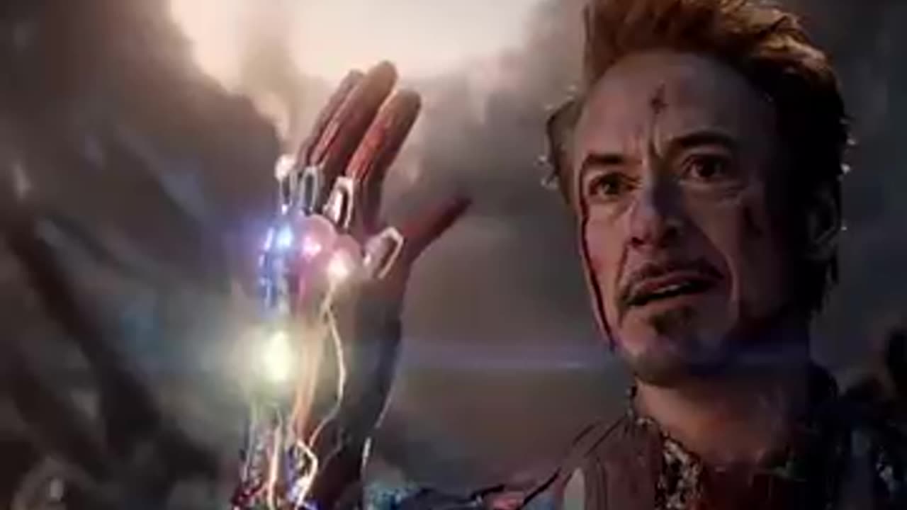 Ironman lifts the thor hammer