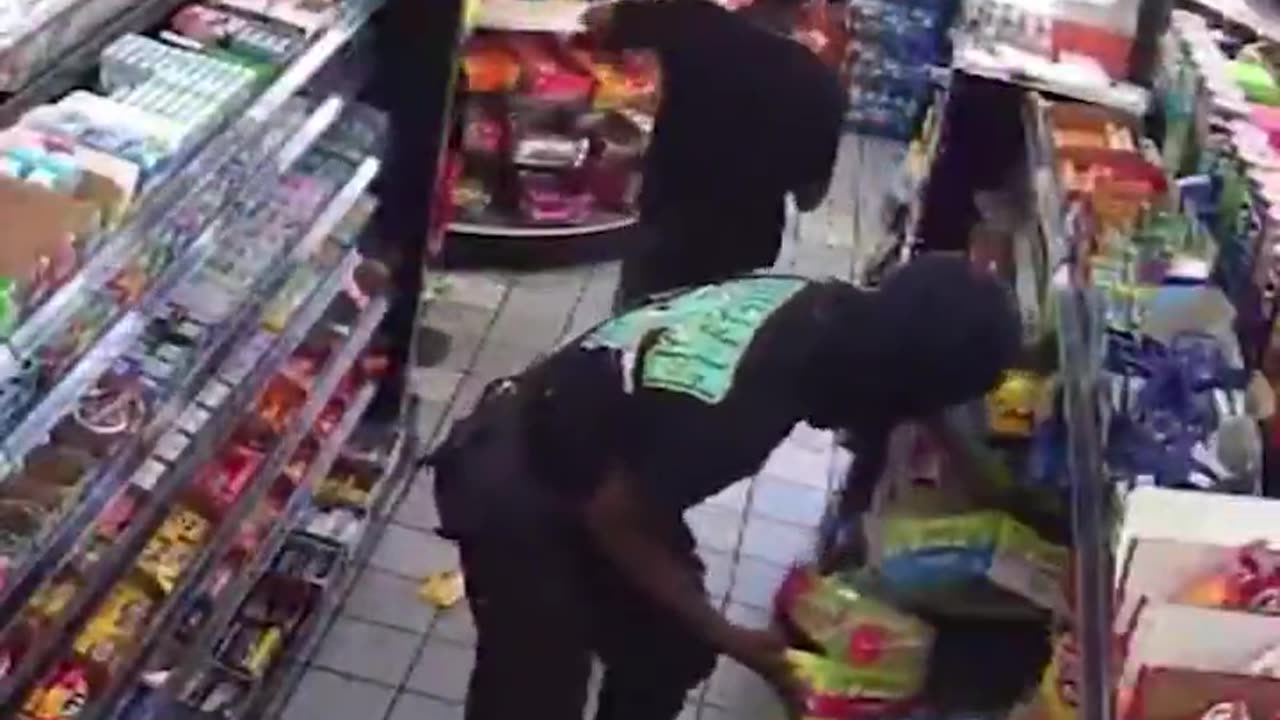 Looting The Stoh Of Cheetos Cuz Socioeconomic Factors
