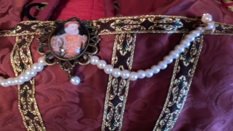 Adorning the bodice