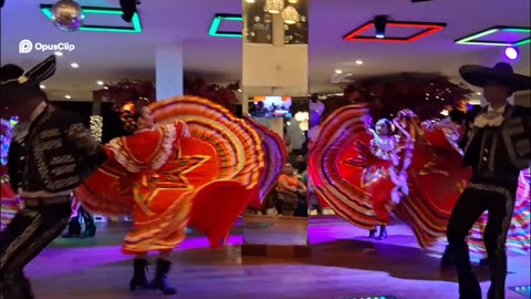 FANTASTIC MEXICAN DANCERS