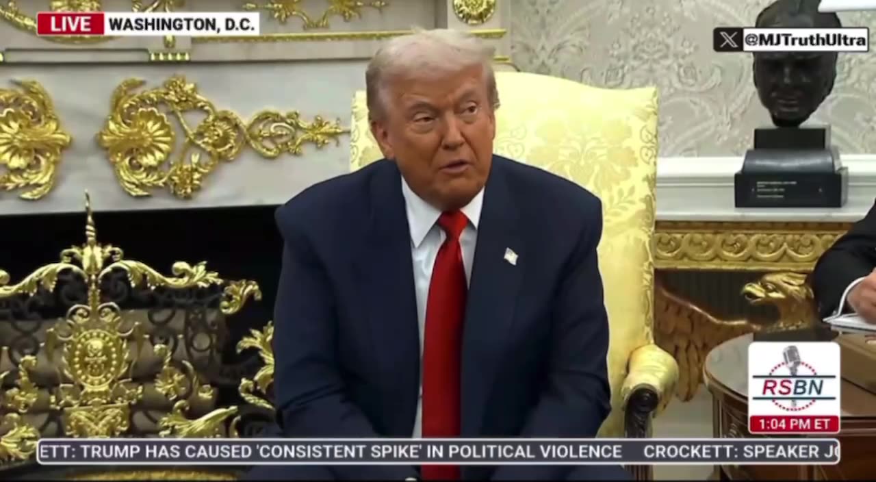 Trump DESTROYS FAKE NEWS Reporter over Epstein question