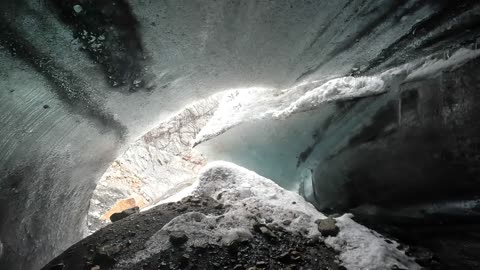 More footage from inside the ice cave in #Cayesh #Huaraz