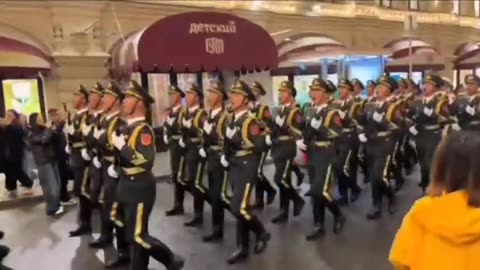 🇨🇳🇷🇺 Chinese soldiers are already marching in Moscow’s parade rehearsal…