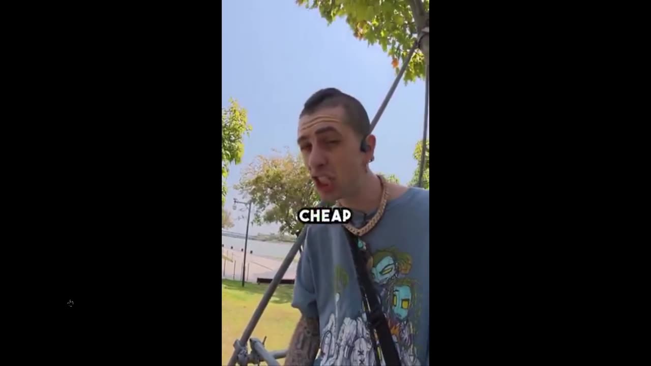 CHINA’S DRONES DELIVER FOOD IN MINUTES — AND FLY OFF LIKE A BOSS