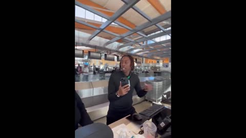 🤦‍♂️DEI Frontier Airlines worker refuses to let a man check into his flight and poke fun at him