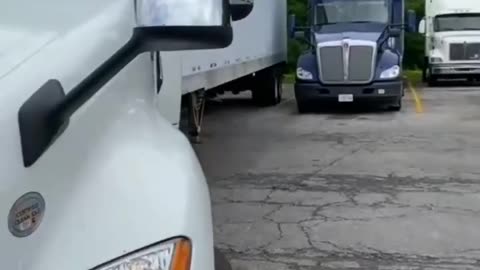 Rate her skill from 1-10 | Truck driving