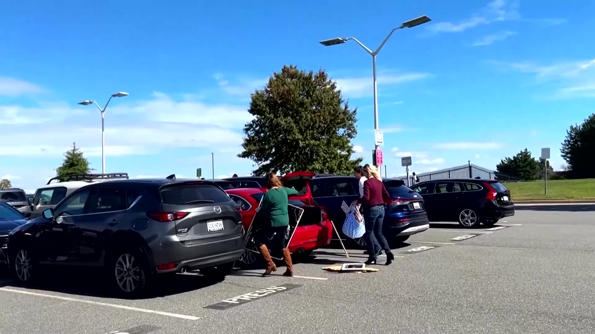 Reporters leave Pentagon as news outlets reject new press rules