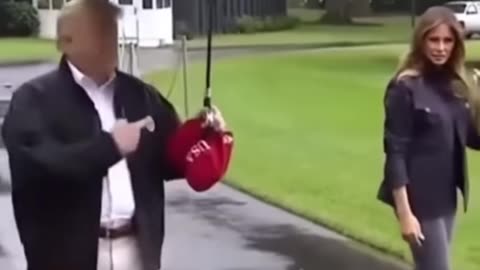 GENTLEMAN "Viral Moment: Trump Leaves Melania in the R...