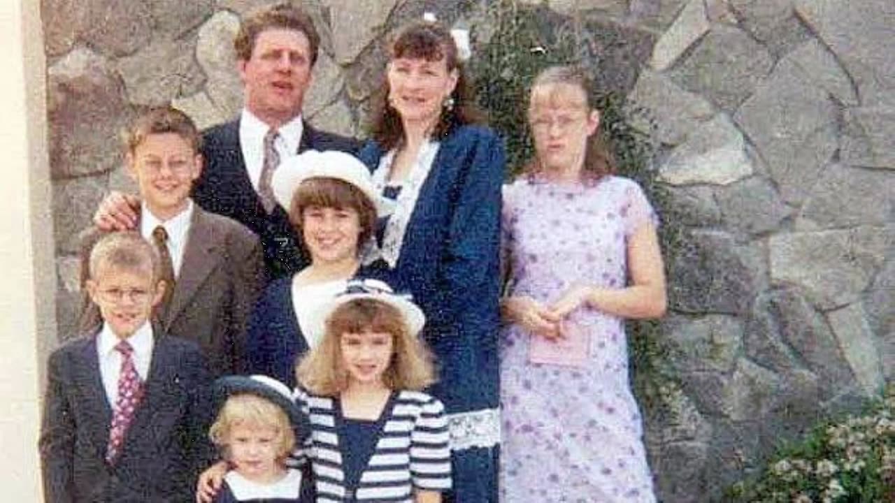 Dedicated to my wife Dee for 43 wonderful years of marriage.