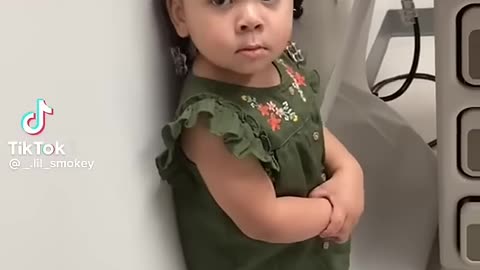little girl gets hit by her mom and she reacts#shortsvideo #shorts#funnyshorts#youtubeshorts