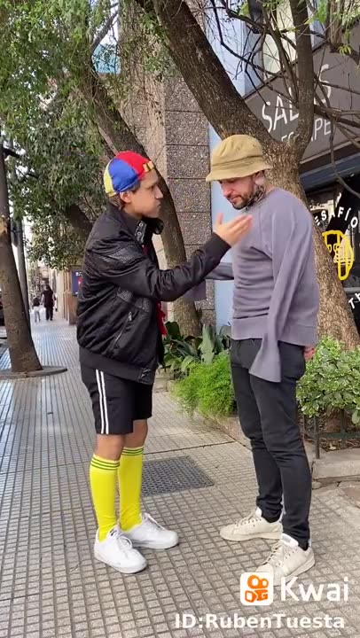 kiko passando na rua ra ra ra #shorts.mp4
