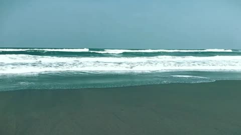 Serene Ocean Waves - Calming Stream Ambience for Relaxation