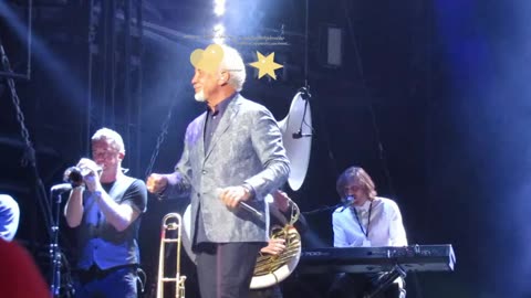 3 Tom Jones