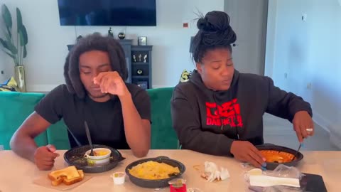 HAPPY HALLOWEEN , WAFFLE HOUSE MUKBANG FT MAMADEE & KEON