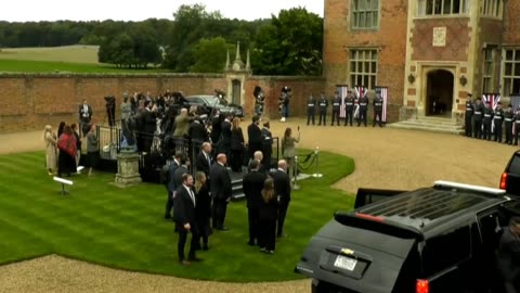 President Trump Arrives at Chequers for High-Stakes Talks with Keir Starmer