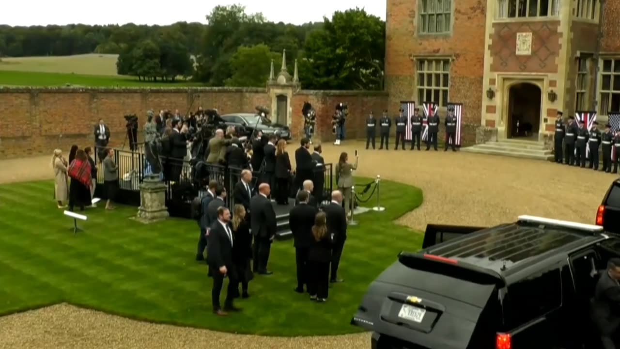 President Trump Arrives at Chequers for High-Stakes Talks with Keir Starmer