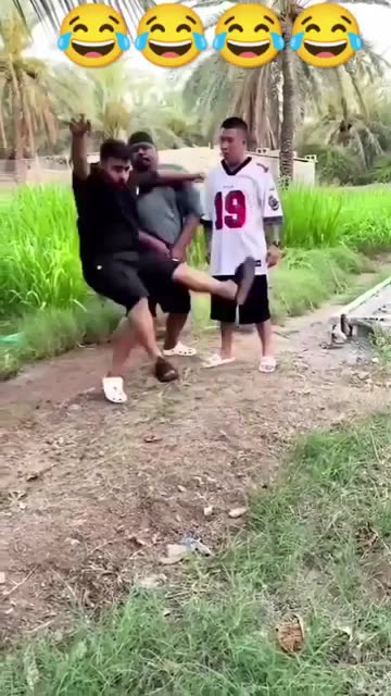 😂#Newfunnyvideo2025 #Viralfunnyvideos #trendingvideos #comedytime #bestreaction😂😂😂