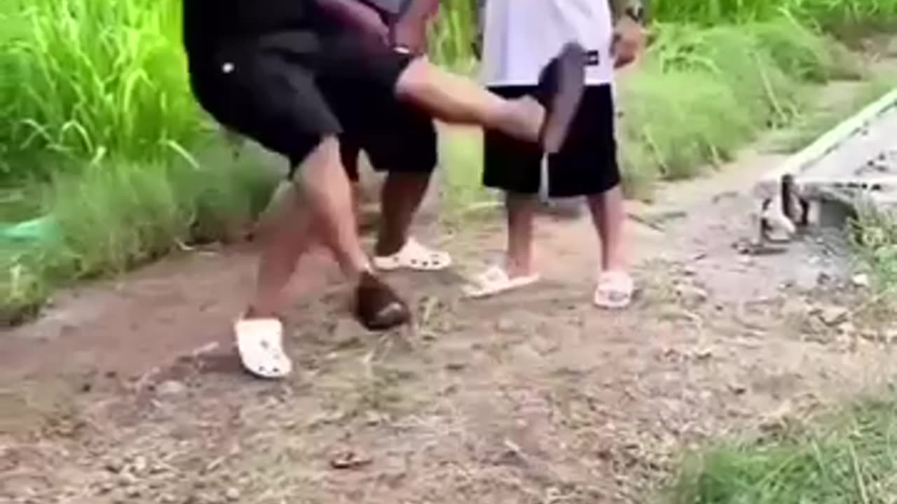 😂#Newfunnyvideo2025 #Viralfunnyvideos #trendingvideos #comedytime #bestreaction😂😂😂