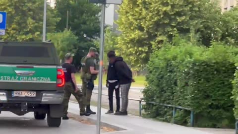 Dariusz Matecki Cały dzień dostaje zdjęcia migrantów koczujących w Szczecinie
