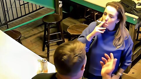 Candid Sexy Smoking Woman 709