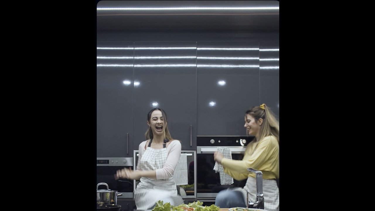 When Cooking Turns Into a Dance Party 😂💃🍳