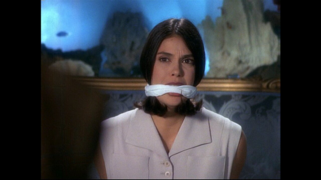 Lois & Clark; The New Adventures Of Superman #1 (gagged)