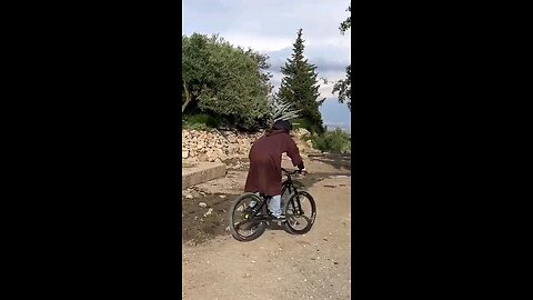 Bicycle riding arts
