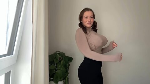 [4K] Jaw-Dropping Outfit Reveal | Long Sleeve Meets Black Pants (2025)